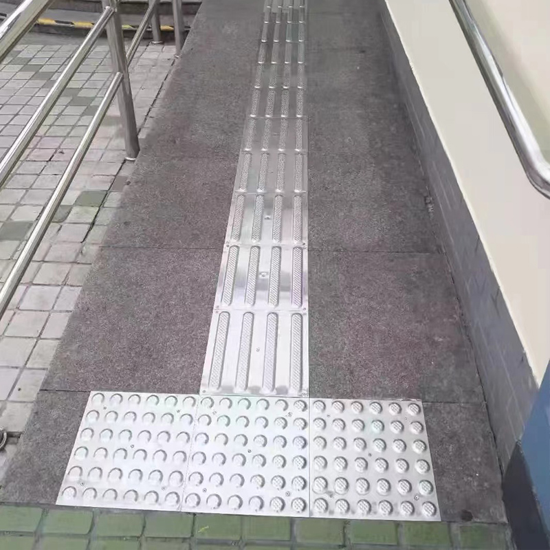 不锈钢盲道板/盲道条/盲道钉